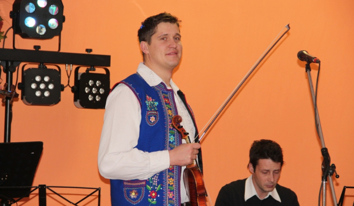 10. jubilejný obecný ples 2013