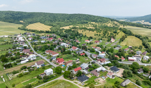 Letecké zábery Letecké zábery pre obec Hrabovčík vytvorené spoločnosťou Webex.digital s.r.o. v júni 2024