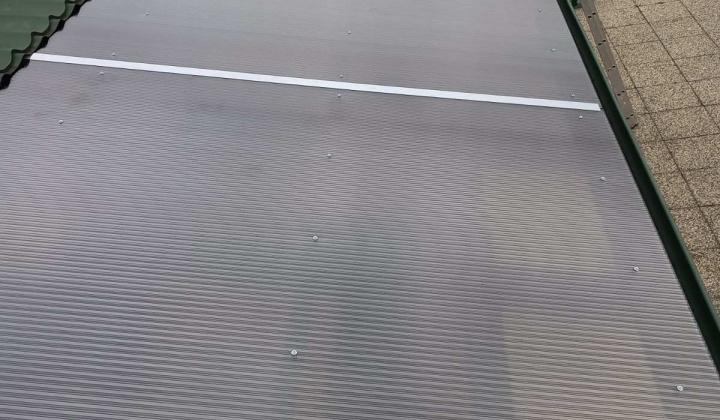 Aktuality / Medializácia projektu-Výmena krytiny prístreškov na kultúrno-spoločenskej budove(Zrubová chata) - foto